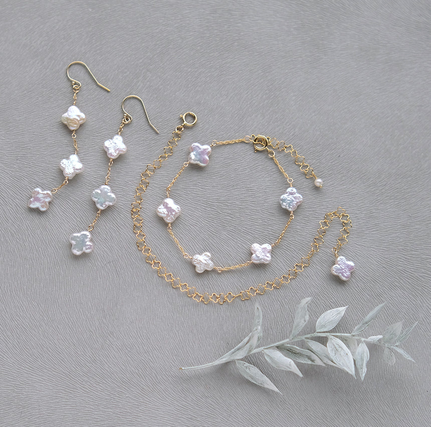 淡水パールのお花の3連ピアス/イヤリング