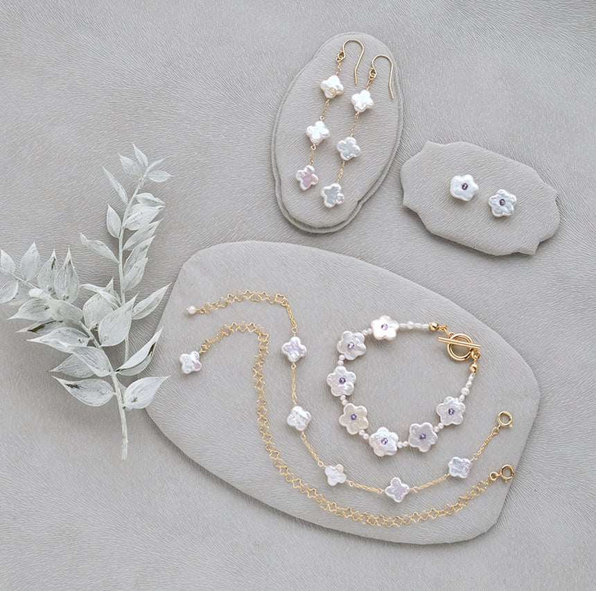 淡水パールのお花の3連ピアス/イヤリング