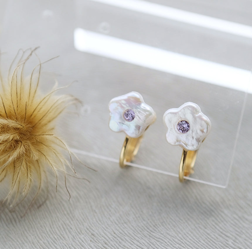 淡水パールのお花の一粒ピアス/イヤリング