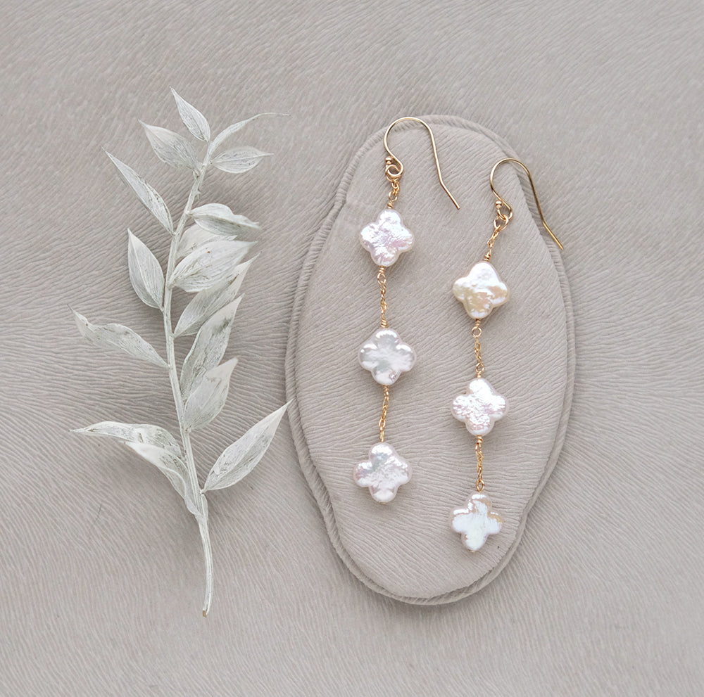 淡水パールのお花の3連ピアス／イヤリング – leap Jewellery