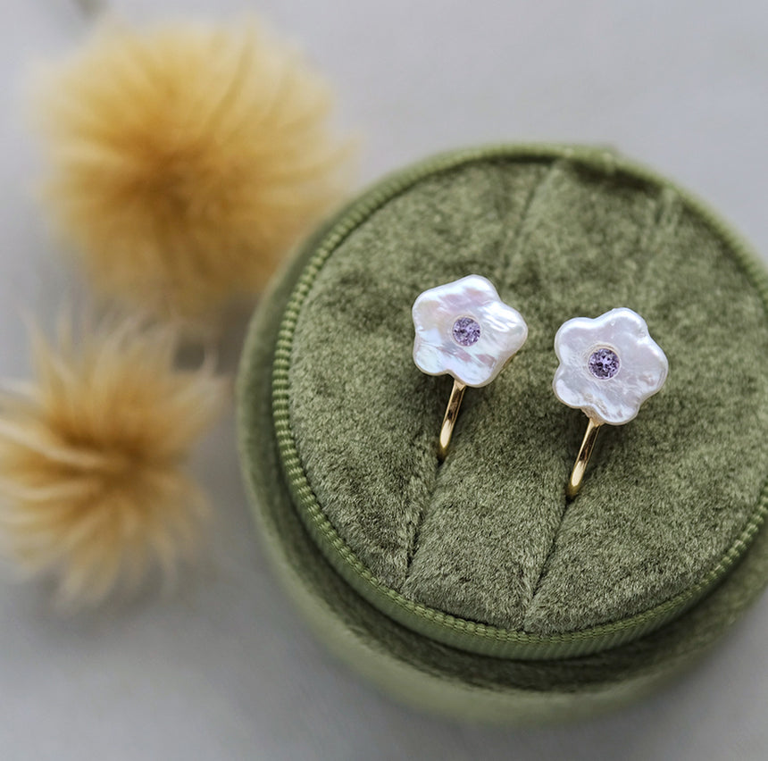淡水パールのお花の一粒ピアス/イヤリング