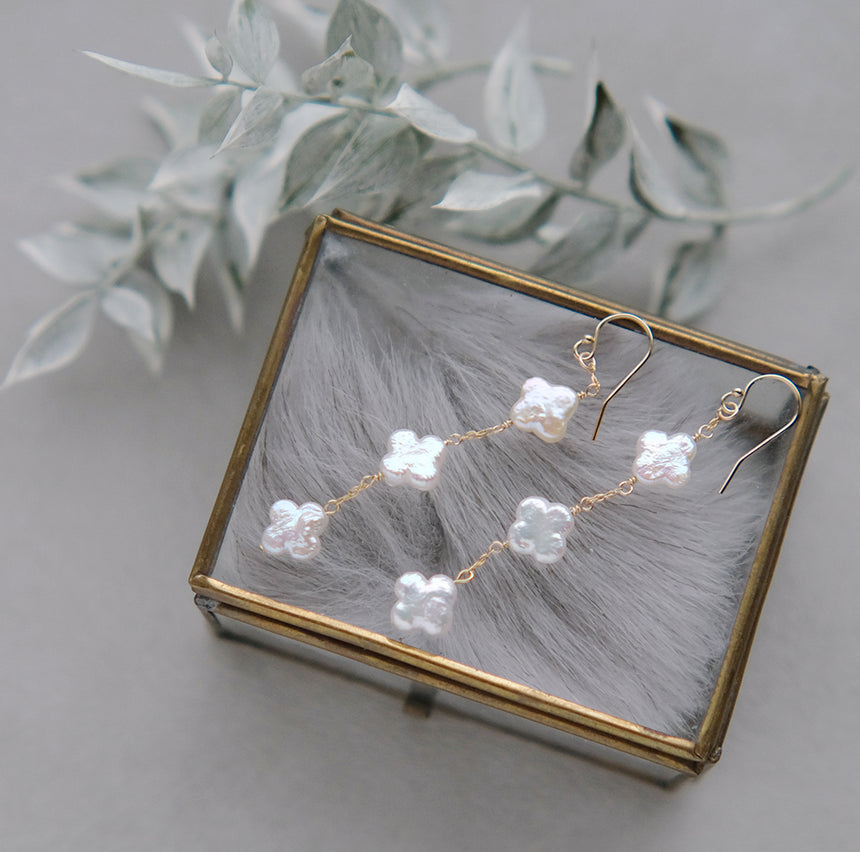淡水パールのお花の3連ピアス/イヤリング