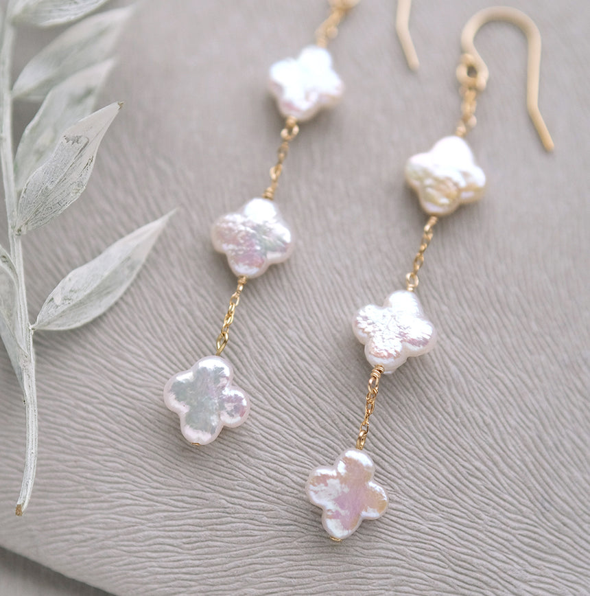淡水パールのお花の3連ピアス/イヤリング