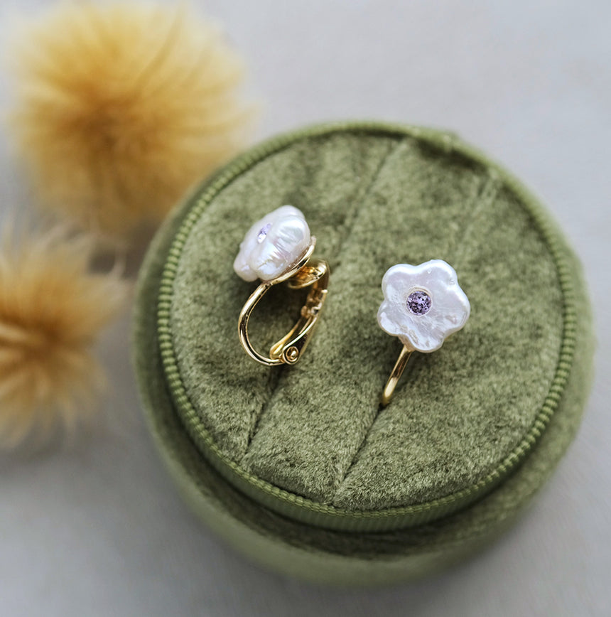 淡水パールのお花の一粒ピアス/イヤリング