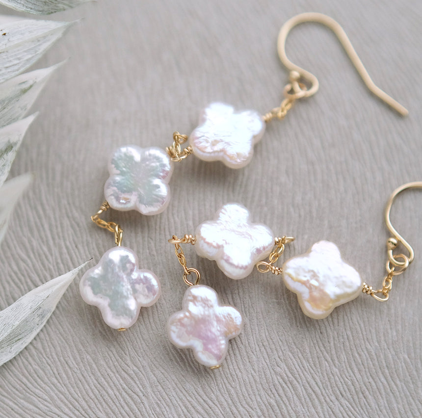 淡水パールのお花の3連ピアス/イヤリング