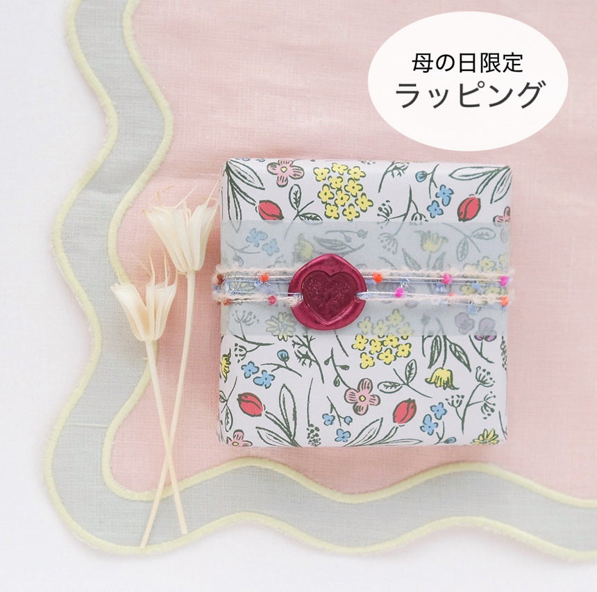 母の日限定・無料ラッピング:淡水パールのお花の3連ピアス/イヤリング