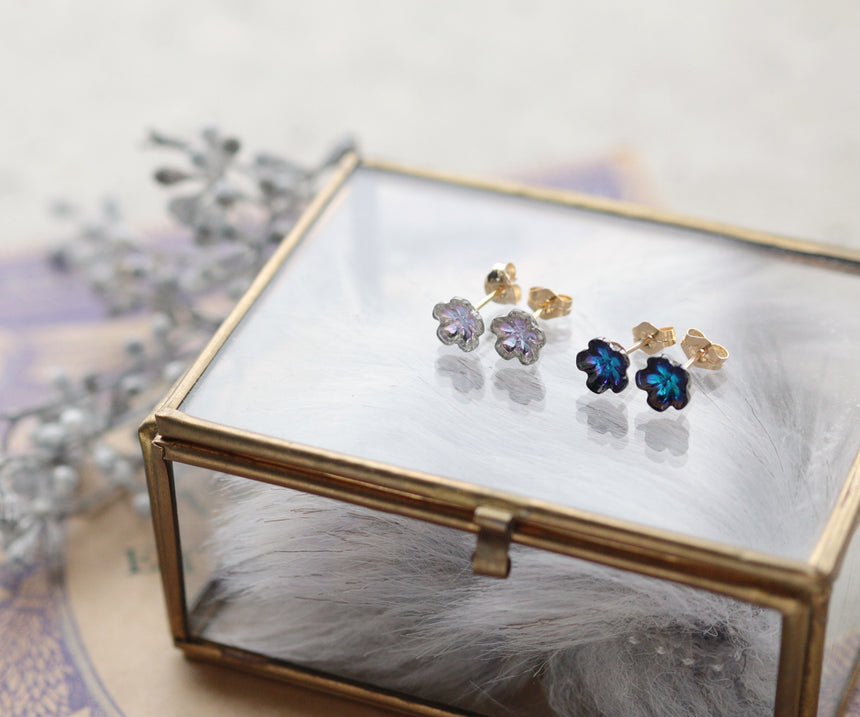 ヴィンテージ・スワロフスキーのお花ピアス/イヤリング