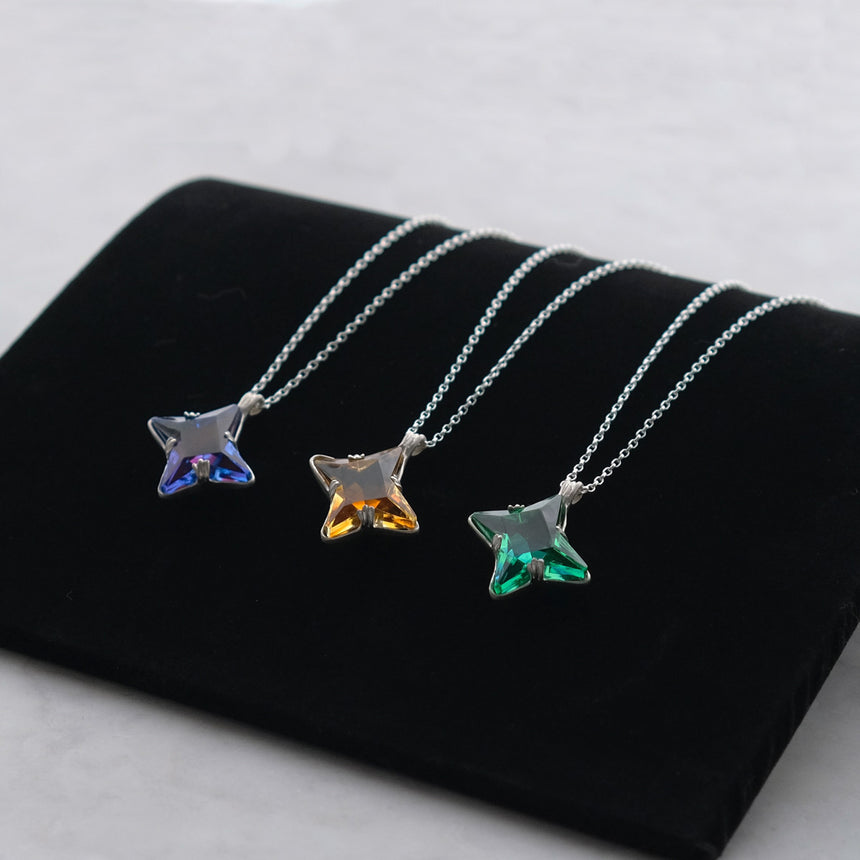 一番星が輝くヴィンテージストーンのロングネックレス