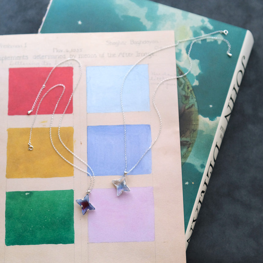 一番星が輝くヴィンテージストーンのロングネックレス