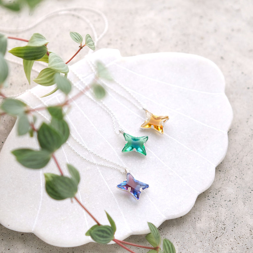 一番星が輝くヴィンテージストーンのロングネックレス