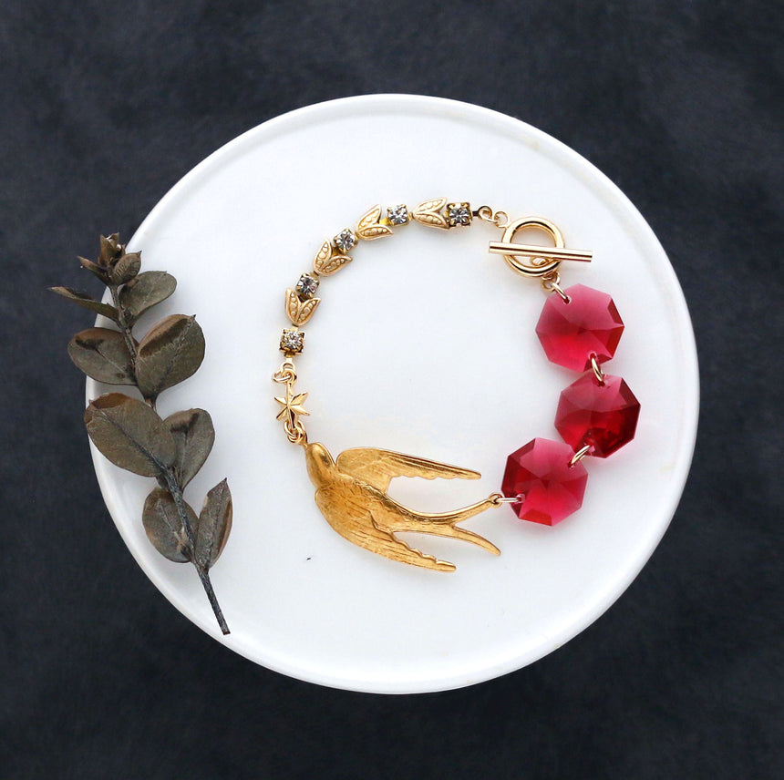 ツバメとヴィンテージ・スワロフスキー・チェーンの秋色ブレスレット – leap Jewellery