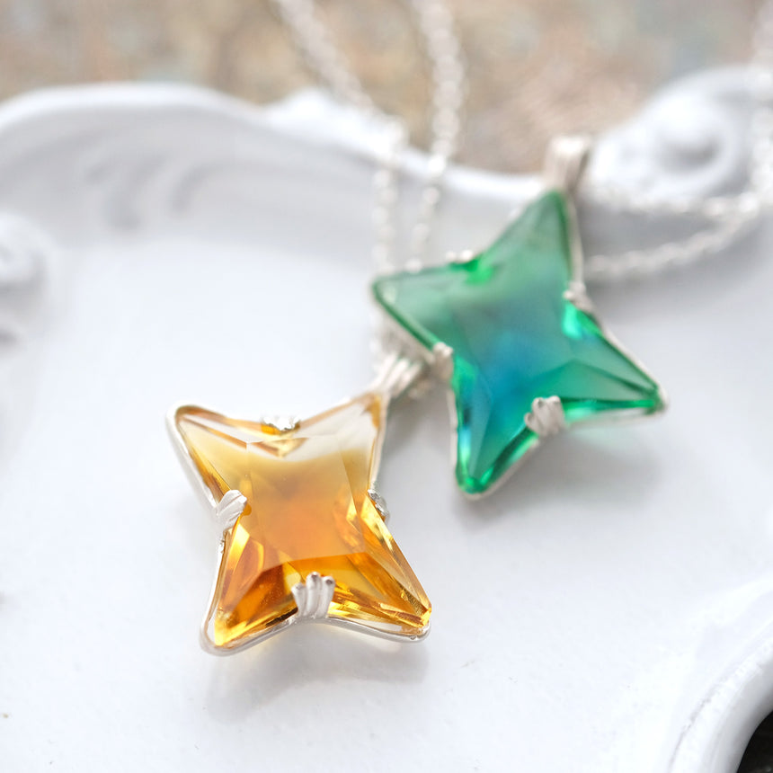 一番星が輝くヴィンテージストーンのロングネックレス